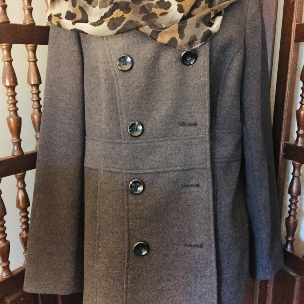 EUC Coat Gray short waisted, long sleeve  coat.